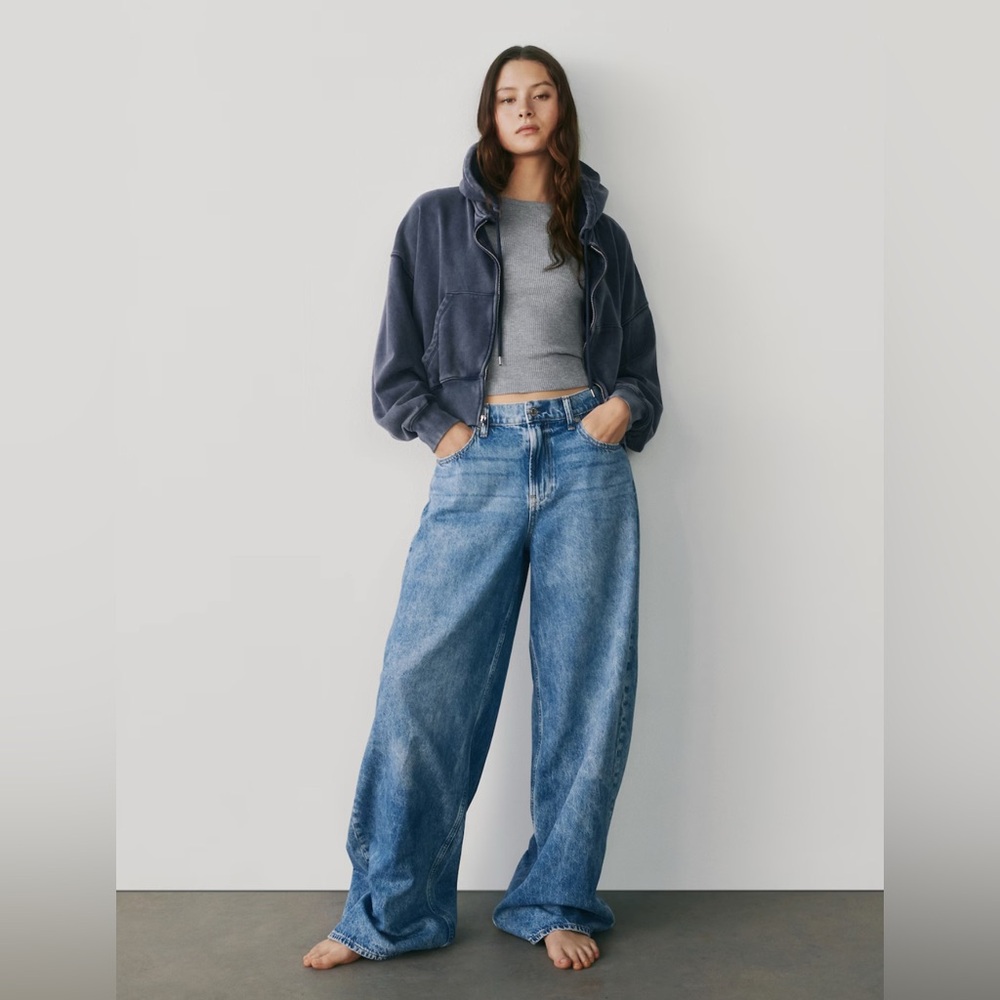 Low slung extra baggy Women's Jeans